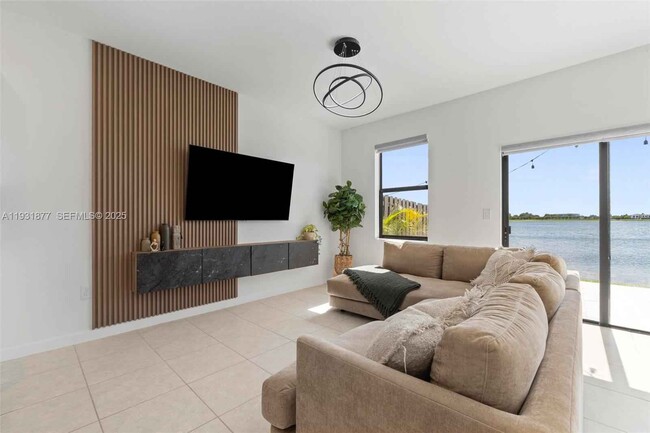 Building Photo - 20544 NE 5th Pl