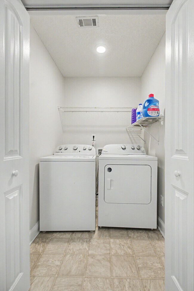 Building Photo - 1223 Cypress Fall Cir