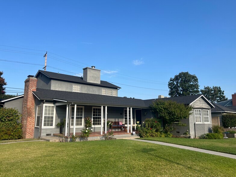 Primary Photo - 470 Segovia Ave