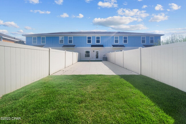 Building Photo - 324 Sand Oak Blvd