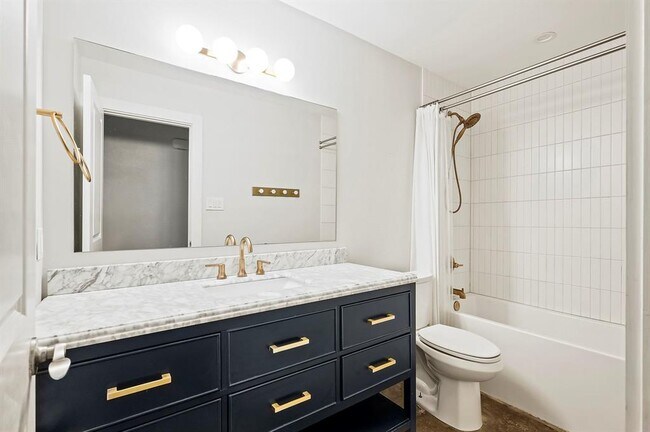 Building Photo - 2513 Broken Oak Dr
