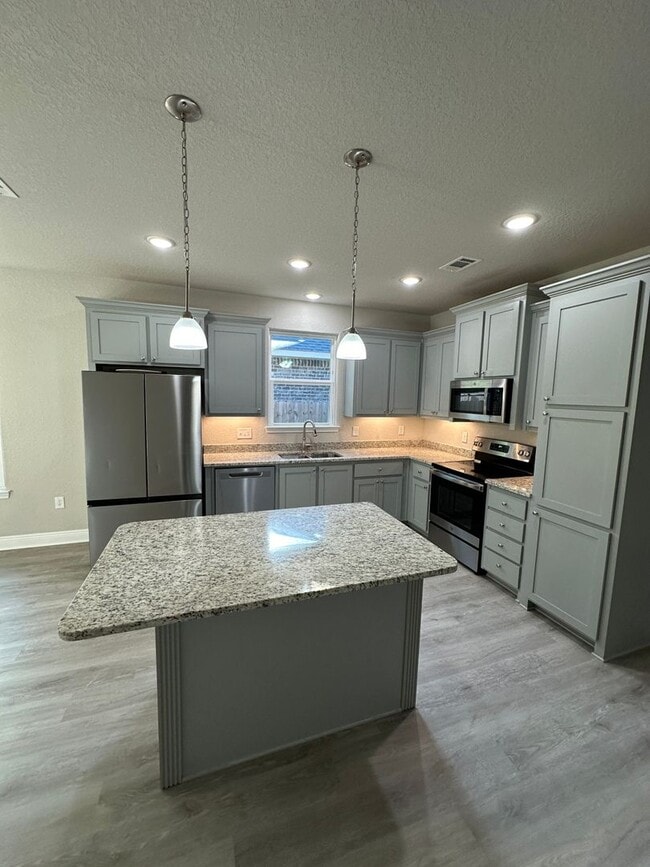 Building Photo - Discover the home of your dreams in the hi...