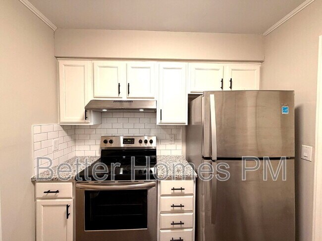 Building Photo - 4840 N New Hope Rd