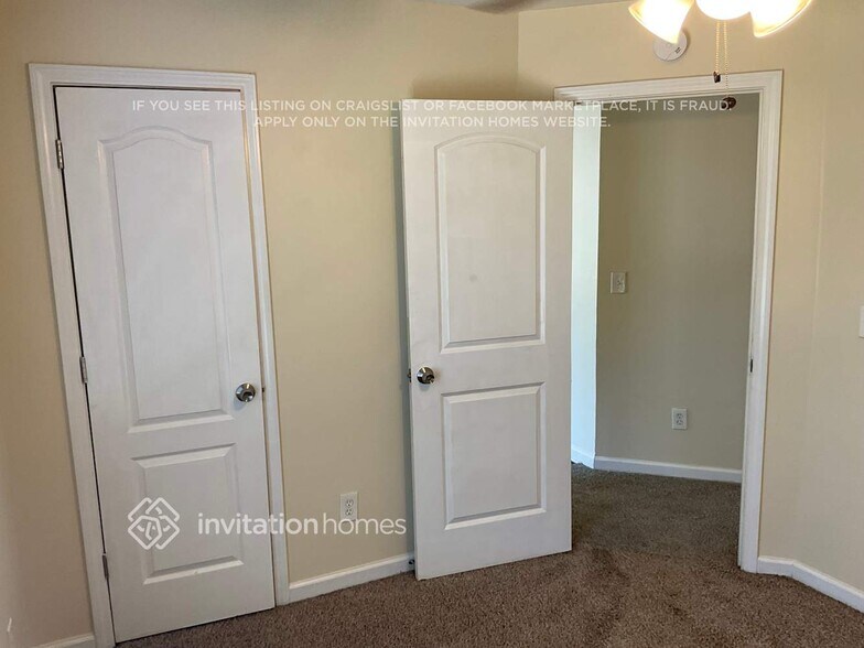 Building Photo - 6255 Queensdale Dr