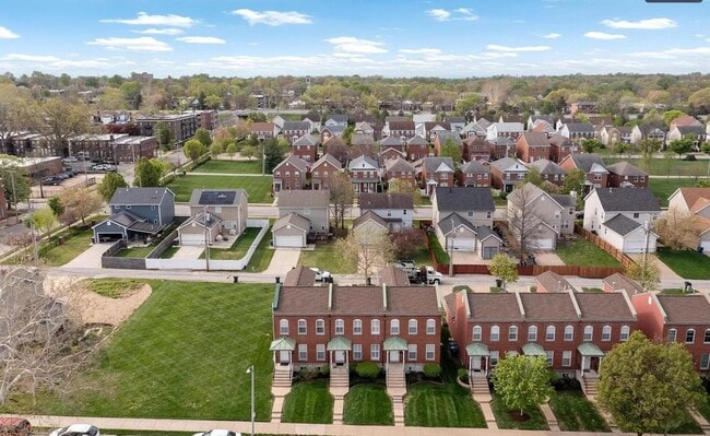 Building Photo - Lovely 2 Bedroom / 2 Bath for Rent