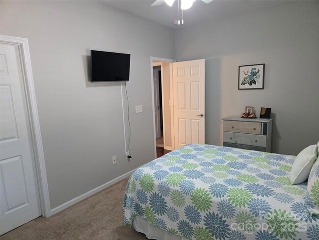 Building Photo - 809 Ledgestone Ct