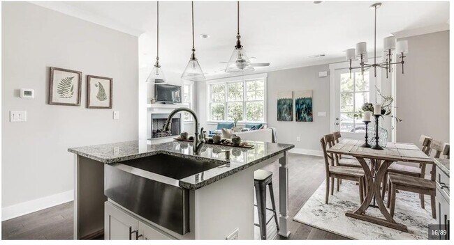 Building Photo - 6076 Cushing Cir