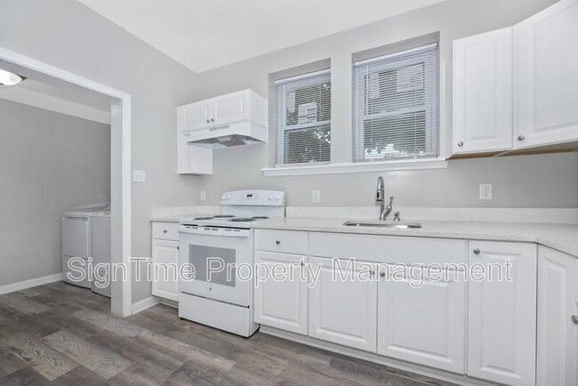 Building Photo - 531 Salem Ave