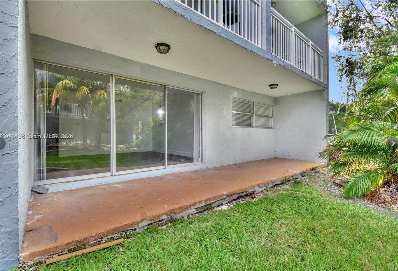 Building Photo - 9371 Fontainebleau Blvd