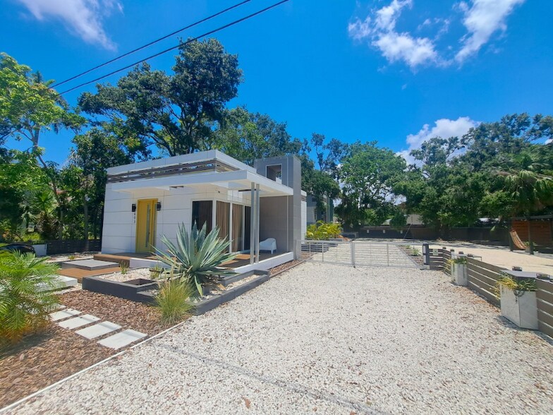 Building Photo - 603 38th St W