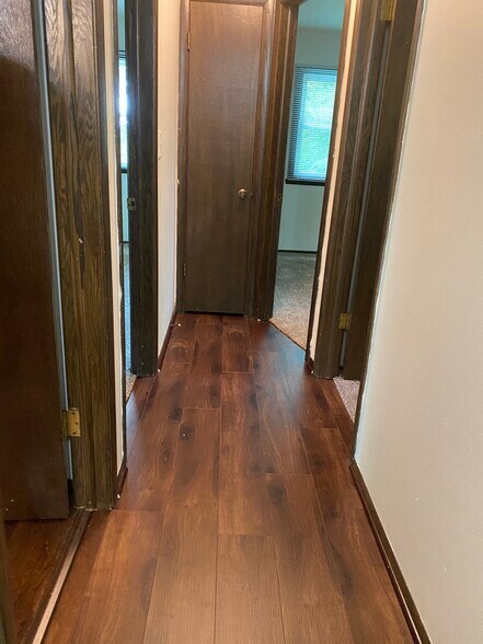 Upstairs bedroom hallway - 525 Forest Ct