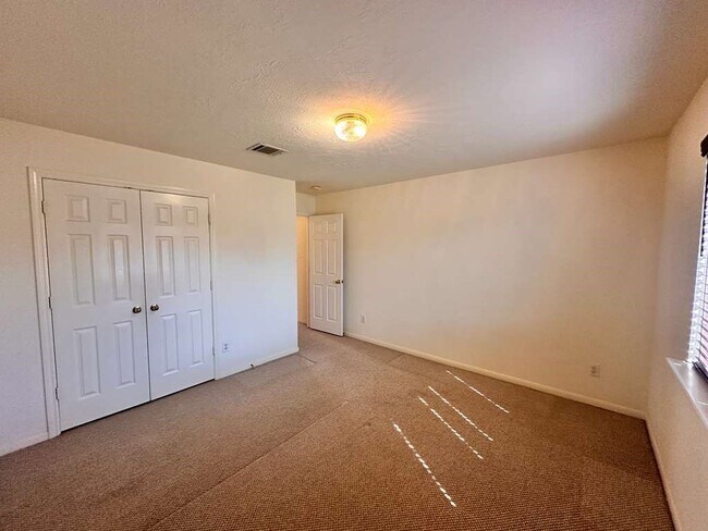 Building Photo - 2203 Nashua Dr