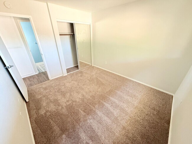 Building Photo - Stylishly 1-Bedroom Condo in Palm Springs ...