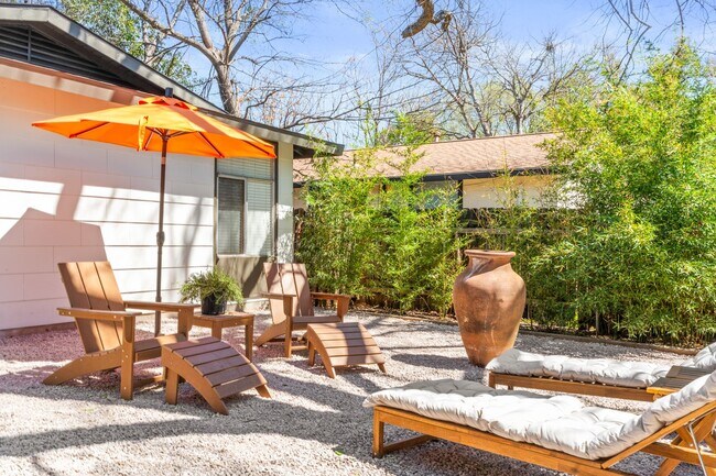 Building Photo - Centrally Located - Minutes from Dell Children's Hospital