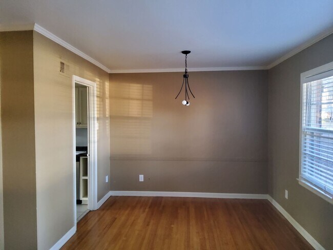 Building Photo - Welcome to this charming 3-bedroom, 1-bathroom home located in the vibrant city of Memphis, TN