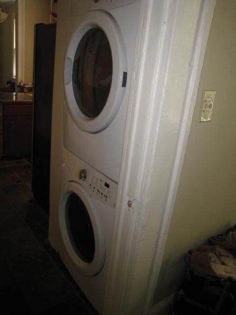 stacked washer and dryer - 2528 Jena St