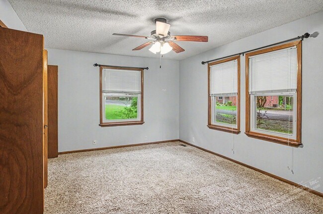 Building Photo - West Gate Area Home | Home | Unfurnished