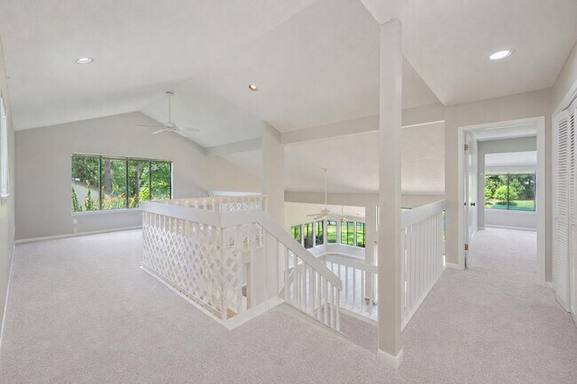 Building Photo - 1219 Oakmont Dr