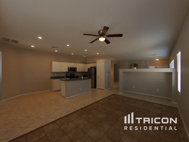 Building Photo - 2702 E Morenci Rd