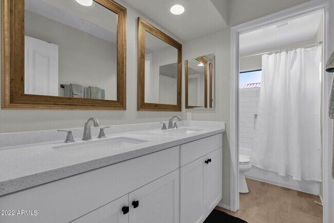 Building Photo - Marshall Ranch Five Bedroom