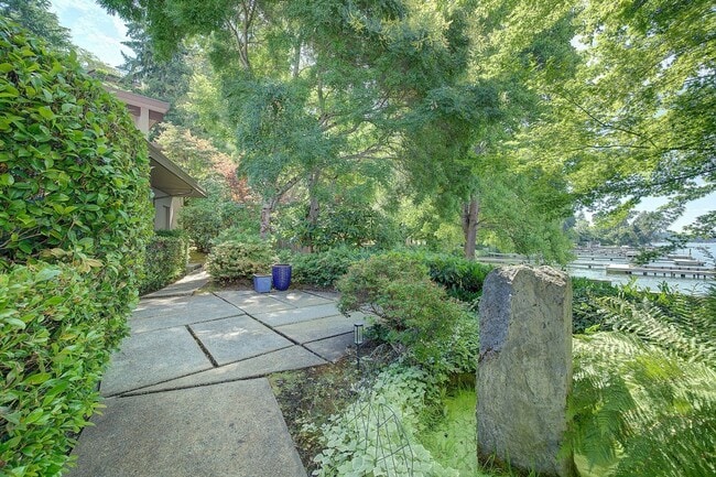 Building Photo - 1605 73rd Ave NE