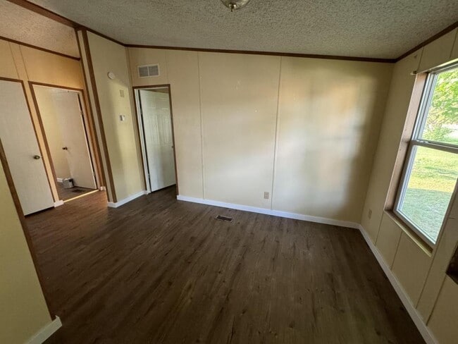 Building Photo - 13 1st St