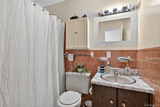 Building Photo - 75 Pebble Path