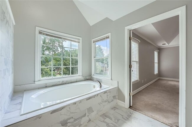 Building Photo - 2478 Saluda Dr NW