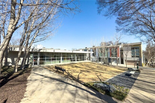 Building Photo - 1213 Van Allen Mews NW