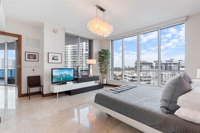 Building Photo - 5959 Collins Ave