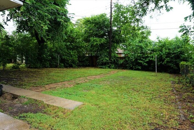 Building Photo - 3 Bed 2 Bath 1 Car Garage -The Village NW OKC