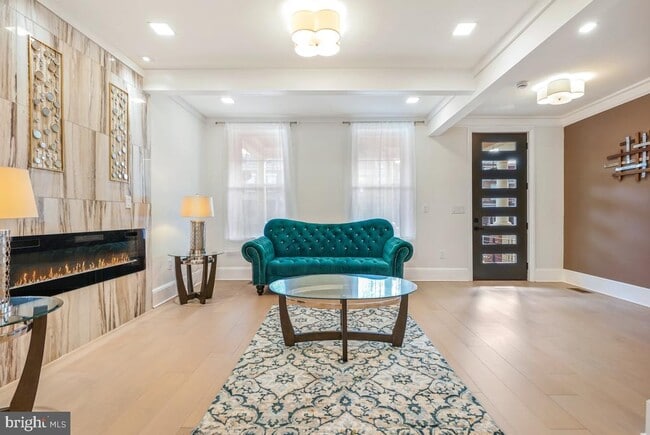 Building Photo - 4420 15th St NW