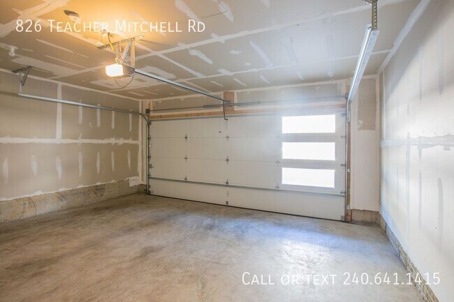 Building Photo - 826 Teacher MItchell Rd