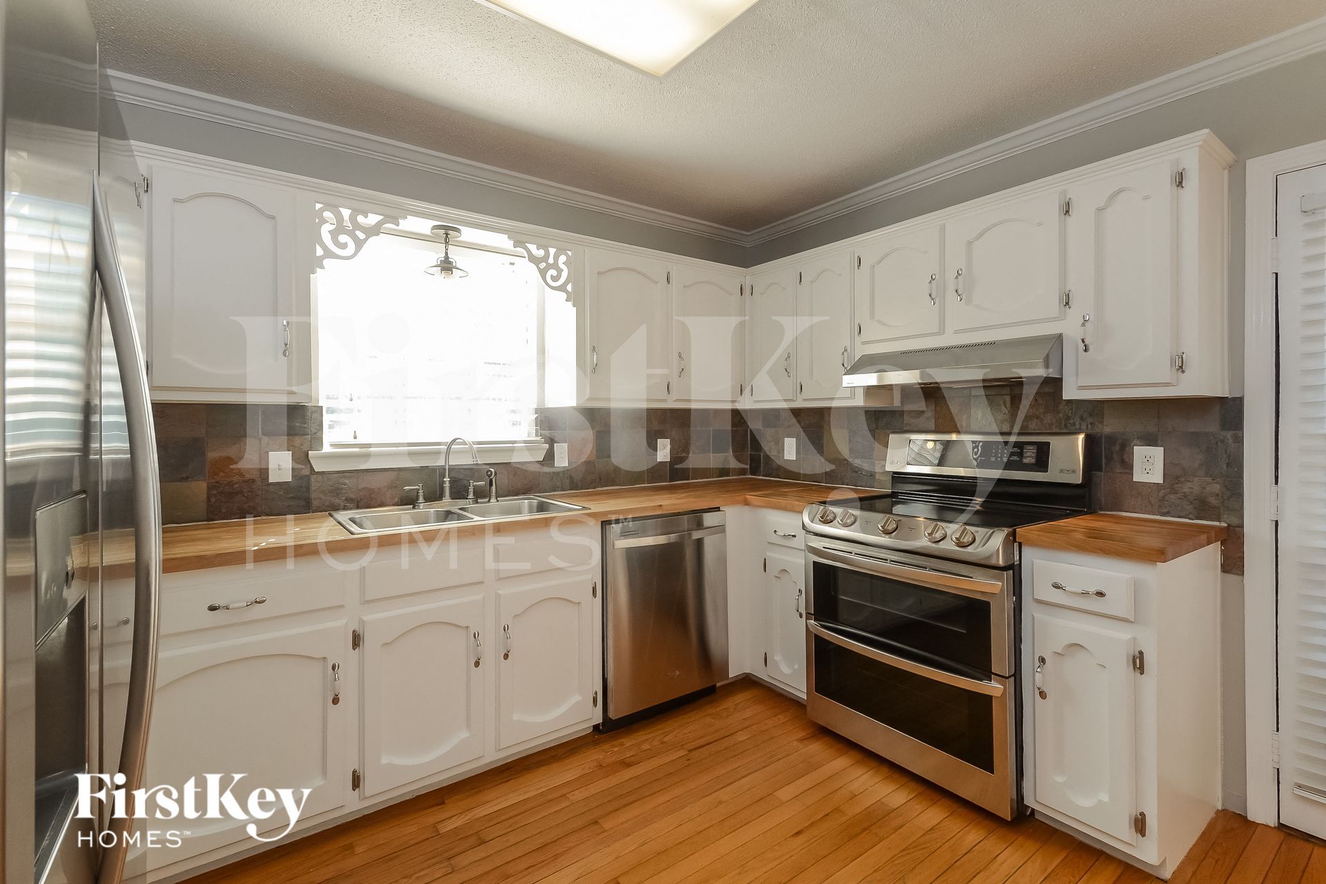 Building Photo - 1049 Independence Ct