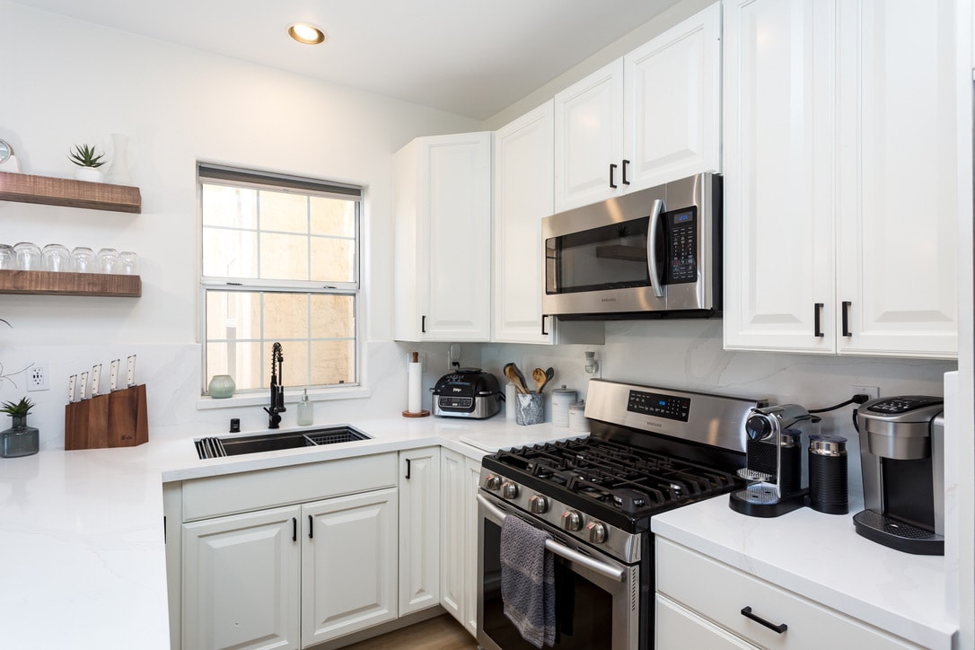 Building Photo - 919 W Lewis St