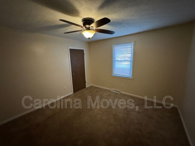 Building Photo - 115 Wardview Ave