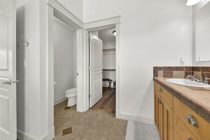 Building Photo - 5722 W Hidden Springs Dr