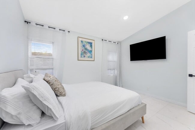 Building Photo - 13947 Geranium Pl