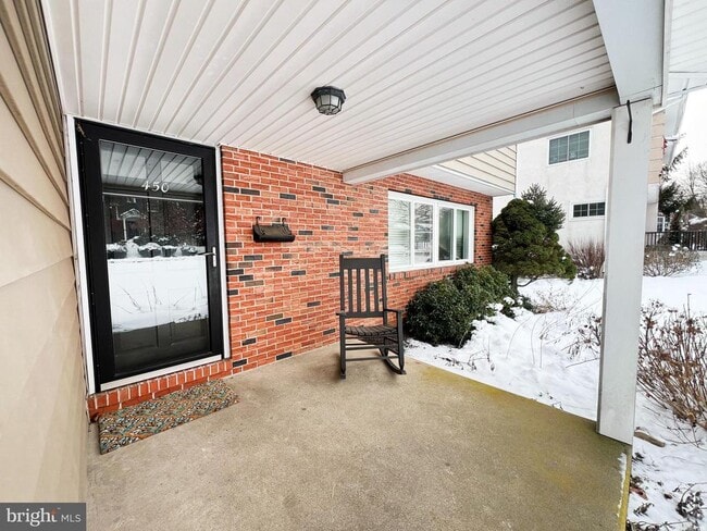 Building Photo - 450 Linden Ave