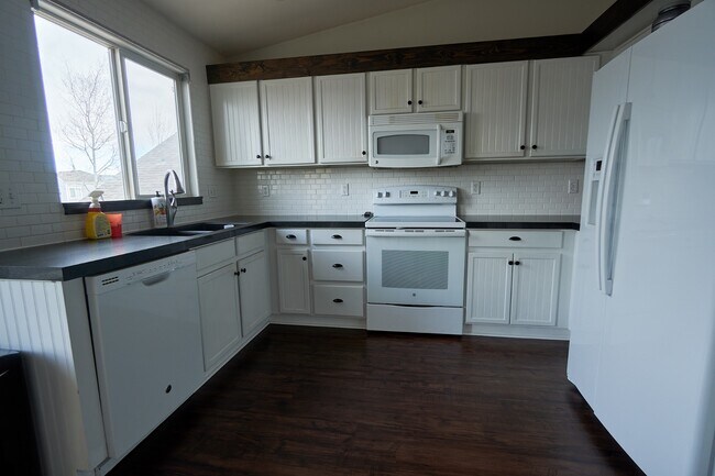 Building Photo - 6543 Trenton St