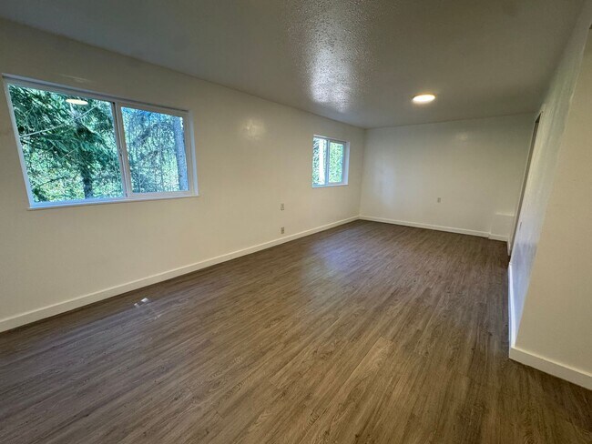 Building Photo - Perez- Sandalwood