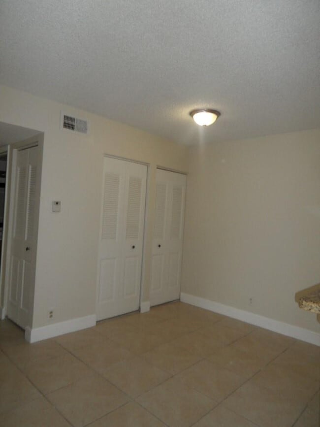 Building Photo - 10773 Cleary Blvd