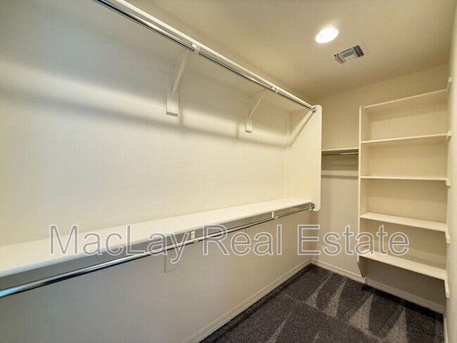 Building Photo - 1708 S 83rd Way
