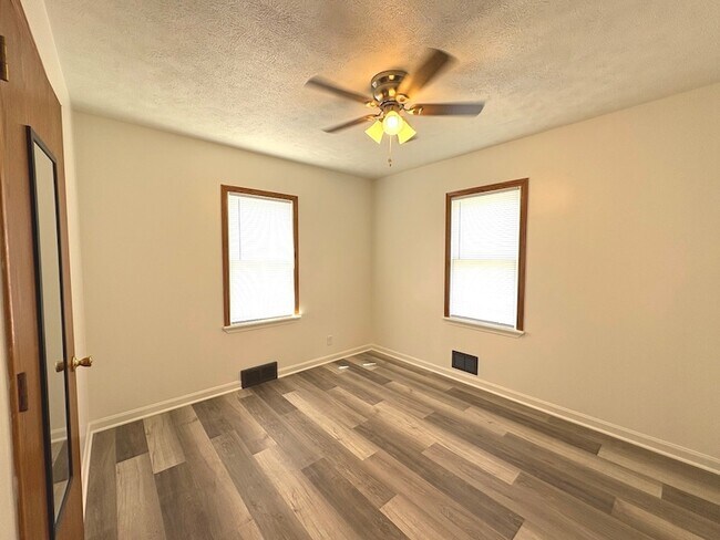 Building Photo - 1409 Kelly St