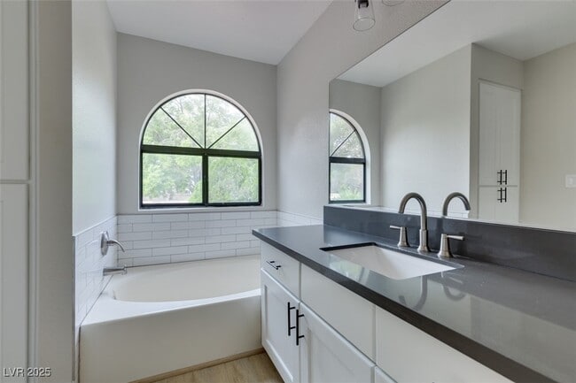 Building Photo - 2337 Chatfield Dr