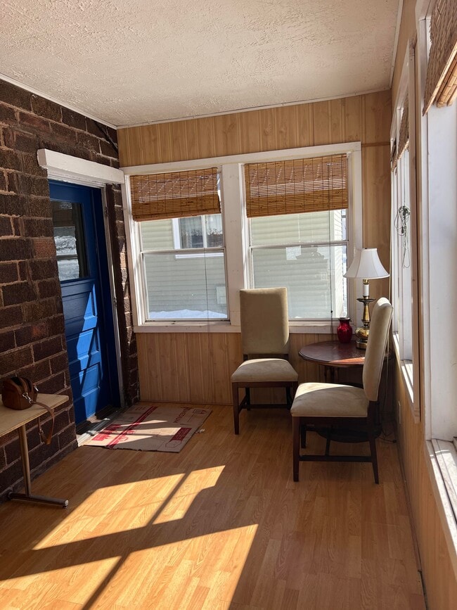 Building Photo - 737 Florence St