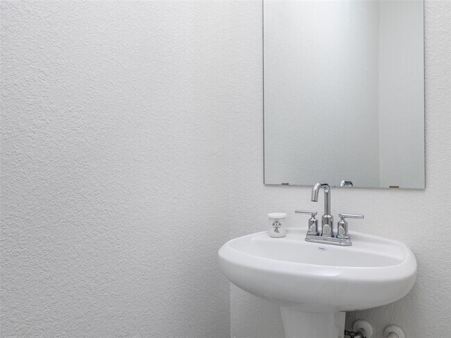 Building Photo - 7106 Summer Tanager Dr