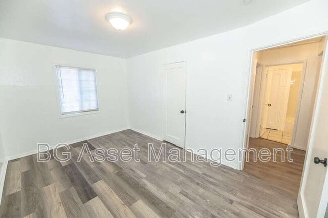 Building Photo - 1428 Monterey St