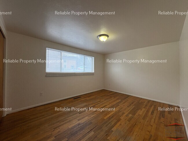 Building Photo - 315 Cottage Pl