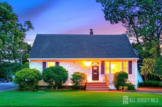 Primary Photo - 58 Rose St